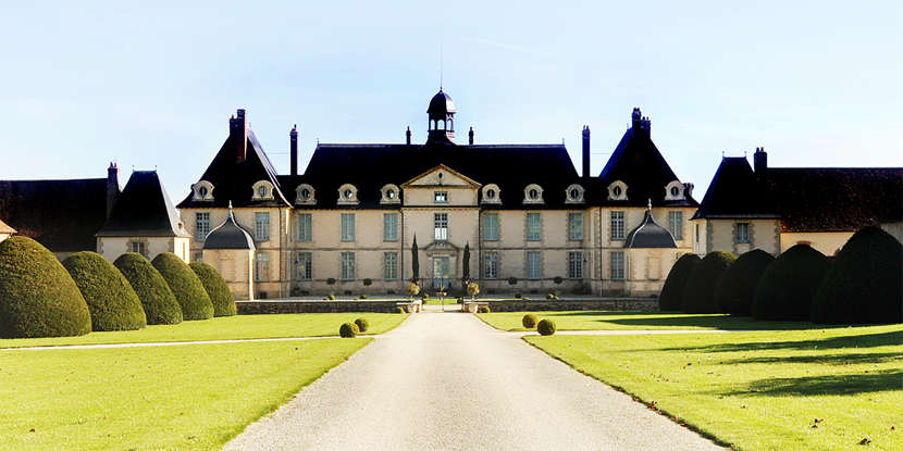 Image d'un château avec jardin